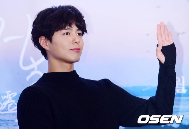 Park Bo Gum và Jung Hae In đụng độ: Fan nữ vừa mất máu, vừa không biết chọn ai đẹp hơn - Ảnh 6.