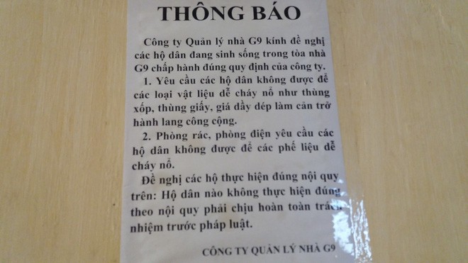 Hà Nội: Bà bầu 8 tháng vẫn trèo qua tum, rón rén đi trên mái nhà vì thang máy chung cư bị hỏng - Ảnh 9.