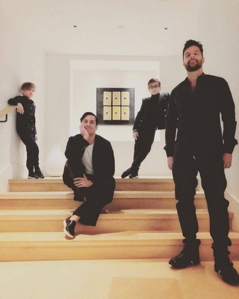 Ricky Martin xác nhận đã kết hôn với chàng họa sĩ điển trai kém 13 tuổi - Ảnh 5. Ricky Martin xác nhận đã kết hôn với chàng họa sĩ điển trai kém 13 tuổi - Ảnh 5.