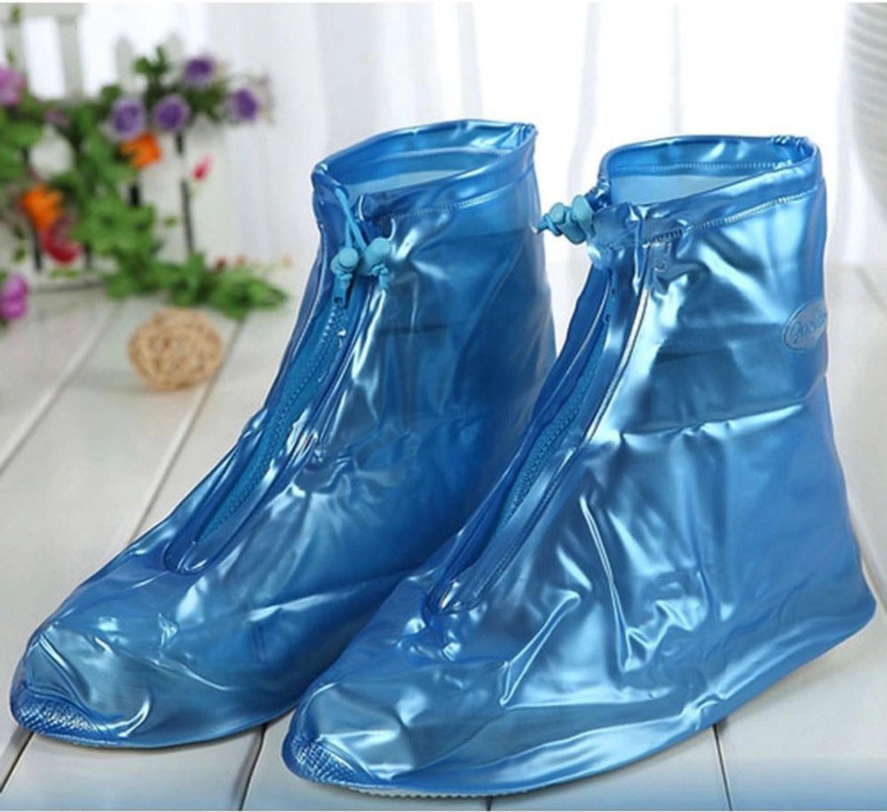 Cứ mưa bẩn thế n&agrave;y th&igrave; cũng đến mức phải sắm mấy c&aacute;i bao gi&agrave;y đi mưa th&ocirc;i - Ảnh 4.