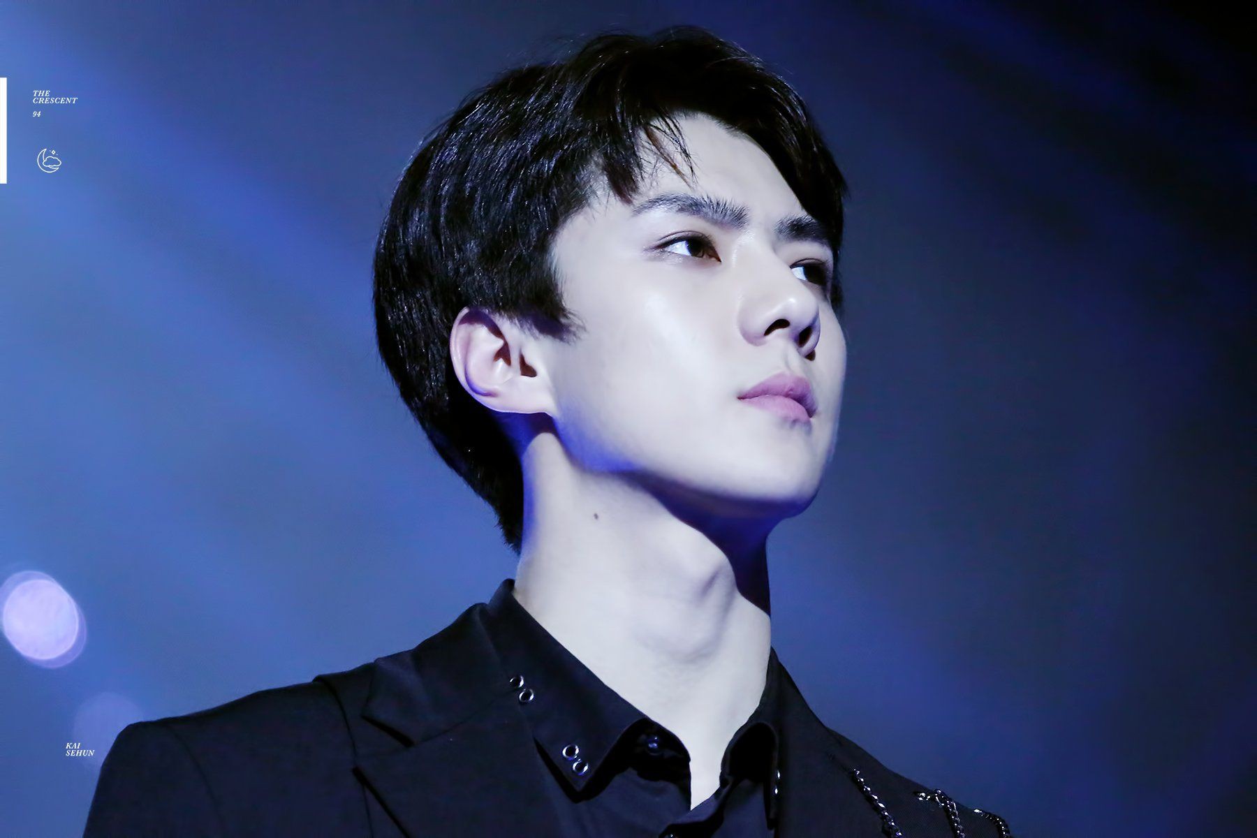 Bức hình khiến fan EXO và Wanna One tranh cãi nảy lửa: Đây rõ ràng là Sehun, mà lại là Jin Young? - Ảnh 2.
