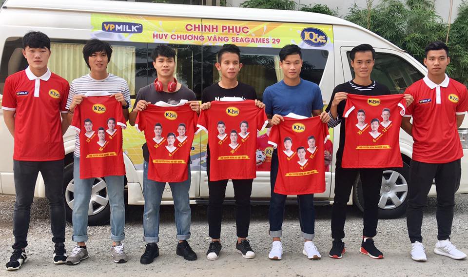 Điển trai lại còn chung thủy, Vũ Văn Thanh đi đâu cũng chỉ diện 3 đôi giày này - Ảnh 3. Điển trai lại còn chung thủy, Vũ Văn Thanh đi đâu cũng chỉ diện 3 đôi giày này - Ảnh 3.