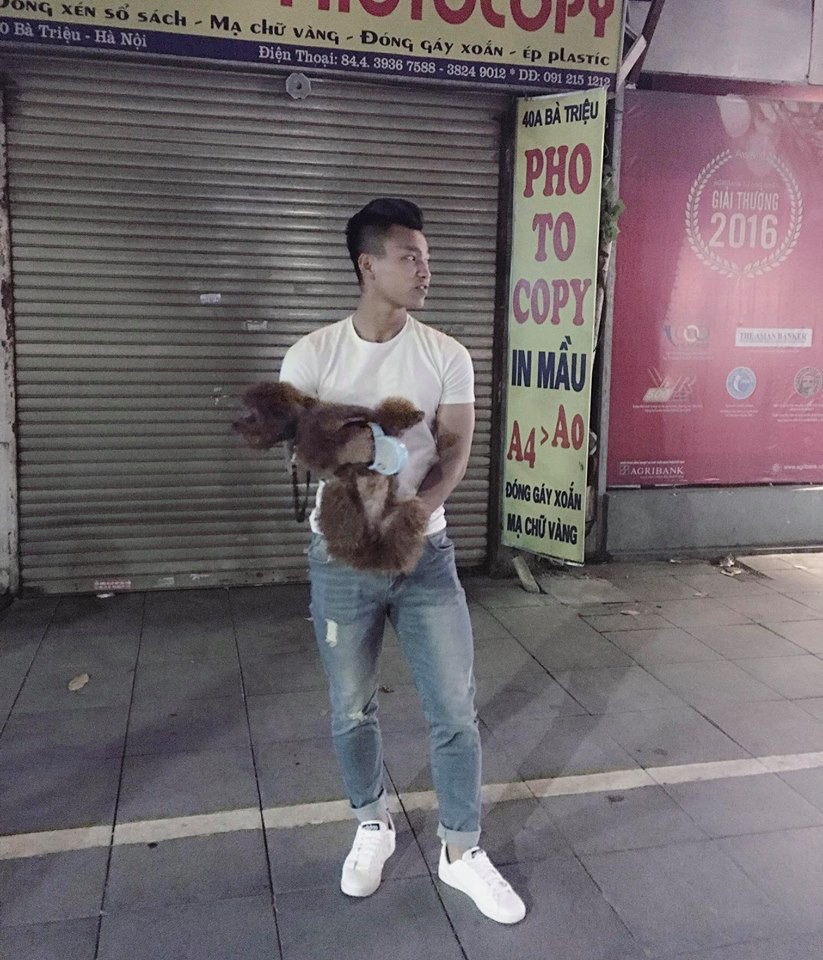 Điển trai lại còn chung thủy, Vũ Văn Thanh đi đâu cũng chỉ diện 3 đôi giày này - Ảnh 8. Điển trai lại còn chung thủy, Vũ Văn Thanh đi đâu cũng chỉ diện 3 đôi giày này - Ảnh 8.