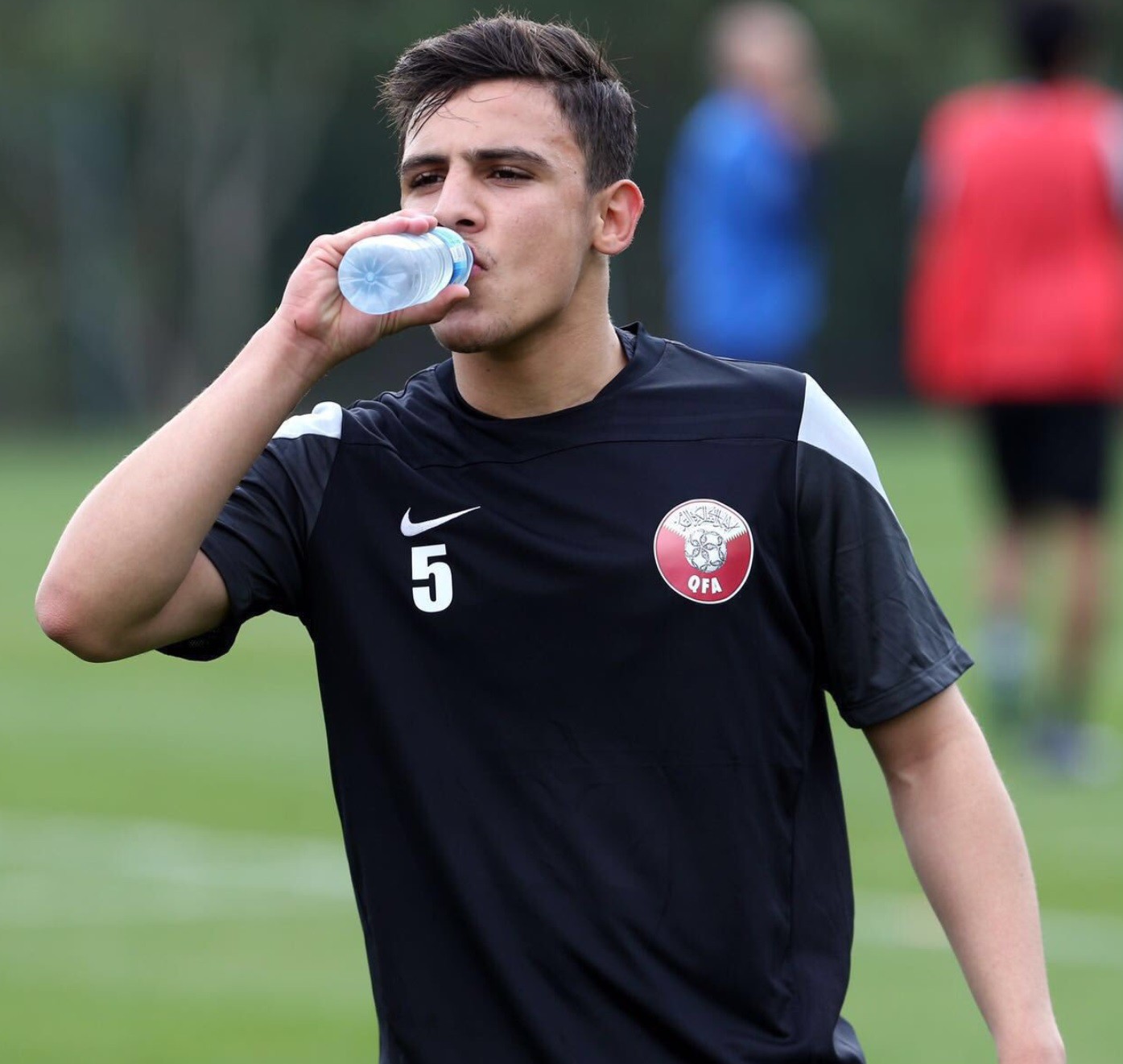 Bán kết chưa diễn ra nhưng dân mạng đã gấp rút tìm info trai đẹp của U23 Qatar - Ảnh 4. Bán kết chưa diễn ra nhưng dân mạng đã gấp rút tìm info trai đẹp của U23 Qatar - Ảnh 4.
