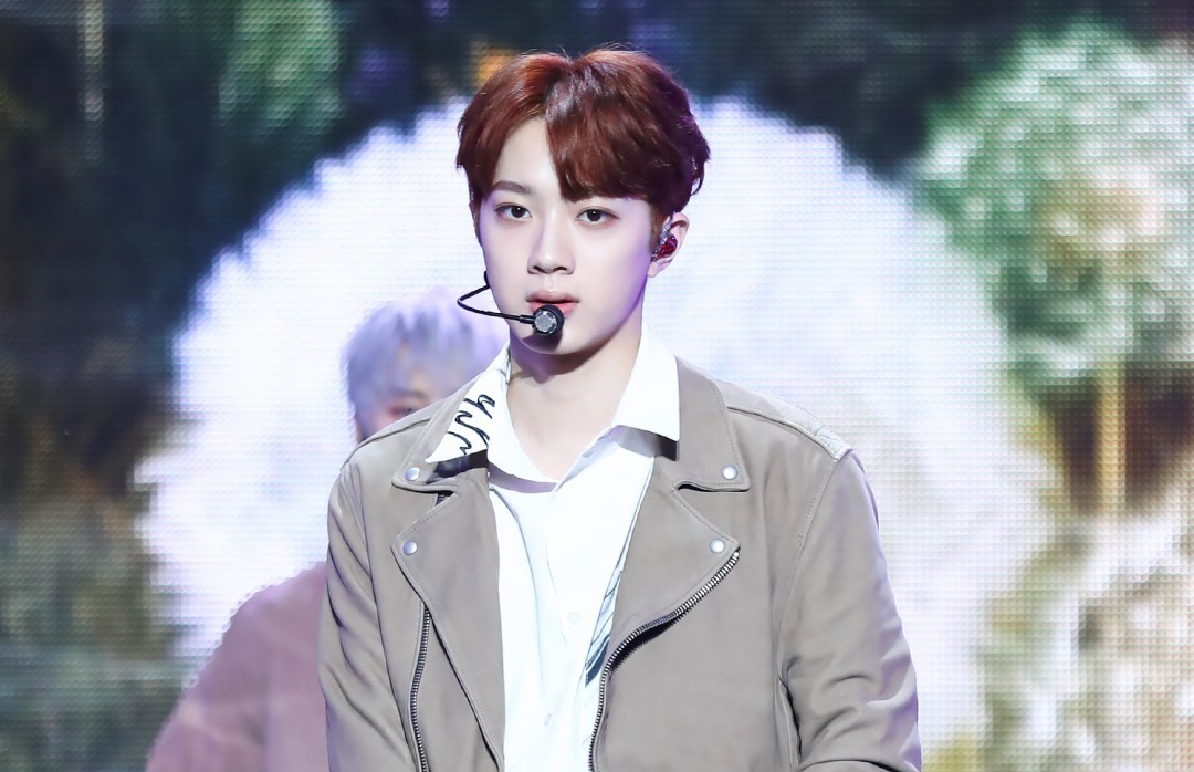 Rộ tin hai thành viên ra mắt solo sau khi Wanna One tan rã, một người bị mỉa đừng nhảy, hát ballad thôi - Ảnh 3. Rộ tin hai thành viên ra mắt solo sau khi Wanna One tan rã, một người bị mỉa đừng nhảy, hát ballad thôi - Ảnh 3.