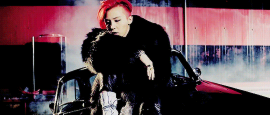 Muốn con g&aacute;i giữ ấm lại thời trang như G-Dragon, b&agrave; mẹ thợ may l&agrave;m chiếc &aacute;o kho&aacute;c l&ocirc;ng từ những mẩu vải thừa khiến nhiều người bật cười - Ảnh 2.