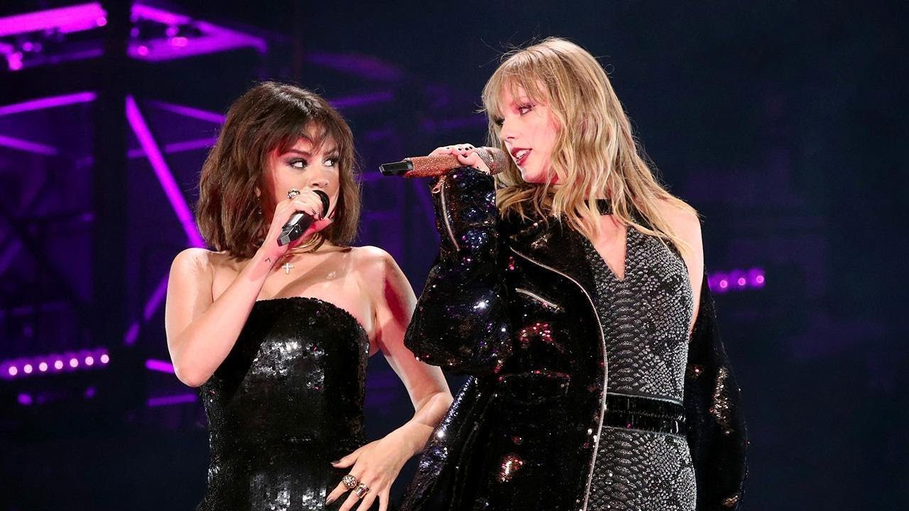 Taylor Swift hóa tiên cá sexy mừng năm mới cùng hội bạn thân, nhưng lại thiếu 1 thành viên cực quan trọng! - Ảnh 3. Taylor Swift hóa tiên cá sexy mừng năm mới cùng hội bạn thân, nhưng lại thiếu 1 thành viên cực quan trọng! - Ảnh 3.