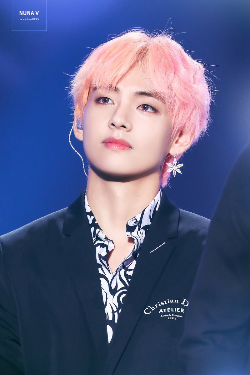 Top 10 thần tượng Kpop được dân Hàn bàn tán nhiều nhất 2018: Bất ngờ khi vị trí số 1 không thuộc về BTS - Ảnh 8. Top 10 thần tượng Kpop được dân Hàn bàn tán nhiều nhất 2018: Bất ngờ khi vị trí số 1 không thuộc về BTS - Ảnh 8.