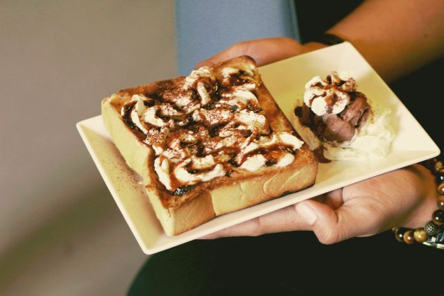 Nếu đang lên cơn thèm toast thì không thể bỏ qua những địa điểm này ở Sài Gòn - Ảnh 7. Nếu đang lên cơn thèm toast thì không thể bỏ qua những địa điểm này ở Sài Gòn - Ảnh 7.