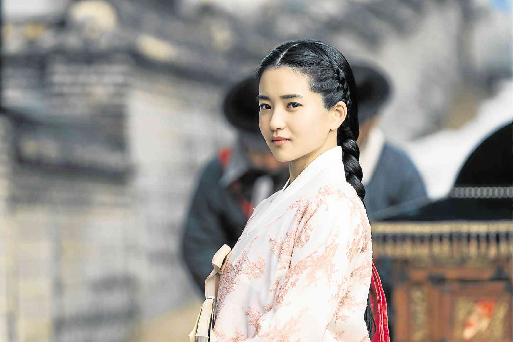 Dòng chảy phim Hàn thời nay đã dịch chuyển: Nữ chính bánh bèo không còn chốn dung thân - Ảnh 15. Dòng chảy phim Hàn thời nay đã dịch chuyển: Nữ chính bánh bèo không còn chốn dung thân - Ảnh 15.
