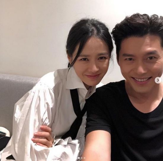 Nhìn Son Ye Jin và Hyun Bin tình tứ, có thái độ đáng ngờ như thế này bảo sao ai cũng thi nhau đẩy thuyền - Ảnh 16.