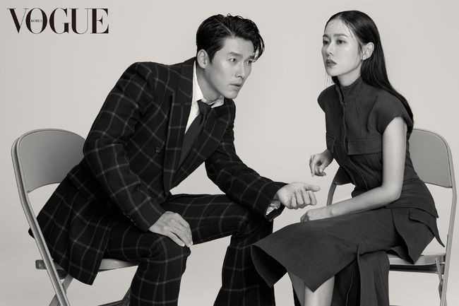 Nhìn Son Ye Jin và Hyun Bin tình tứ, có thái độ đáng ngờ như thế này bảo sao ai cũng thi nhau đẩy thuyền - Ảnh 4.