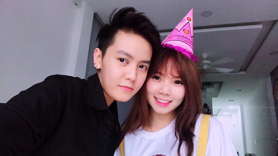 Tomboy đình đám Bi Bảo cùng vợ rơi nước mắt khi nhớ lại scandal bị người cũ tố sống hai mặt - Ảnh 4. Tomboy đình đám Bi Bảo cùng vợ rơi nước mắt khi nhớ lại scandal bị người cũ tố sống hai mặt - Ảnh 4.