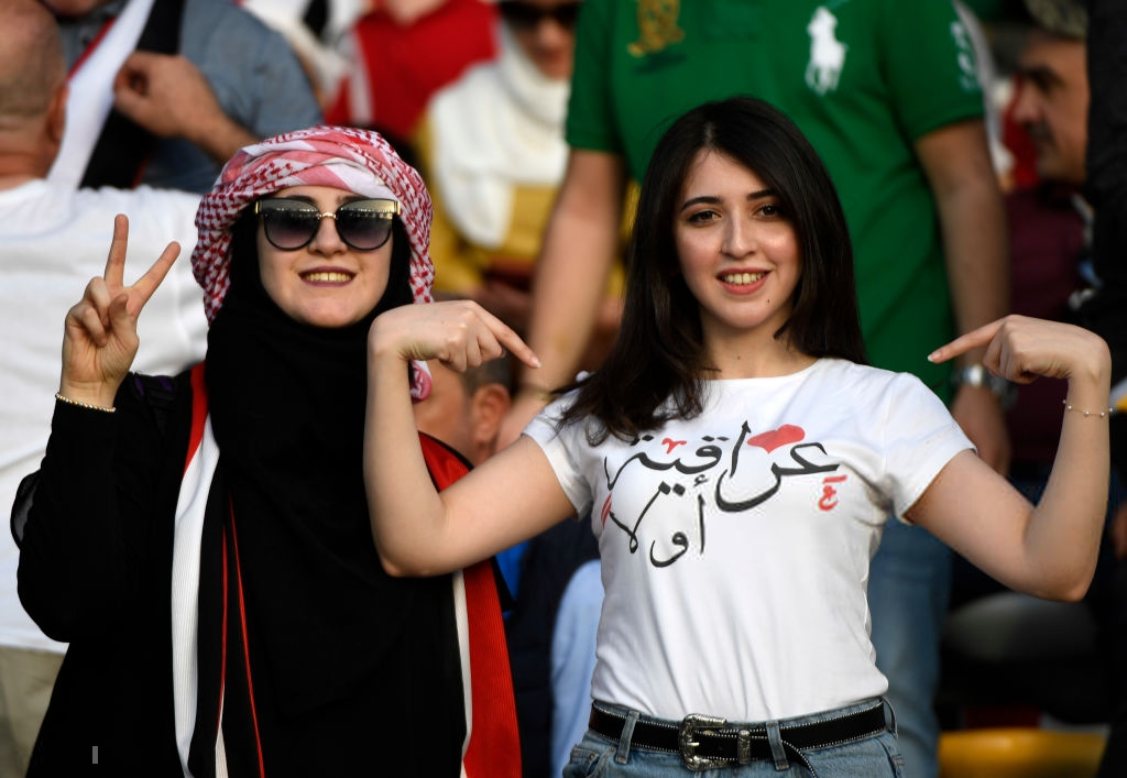 Fangirl Việt Nam và bạn bè châu lục khoe sắc tại Asian Cup 2019 - Ảnh 3. Fangirl Việt Nam và bạn bè châu lục khoe sắc tại Asian Cup 2019 - Ảnh 3.