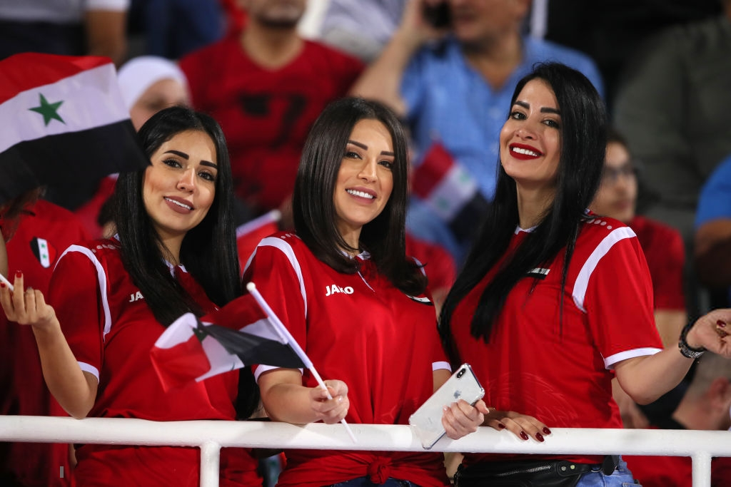 Fangirl Việt Nam và bạn bè châu lục khoe sắc tại Asian Cup 2019 - Ảnh 10. Fangirl Việt Nam và bạn bè châu lục khoe sắc tại Asian Cup 2019 - Ảnh 10.