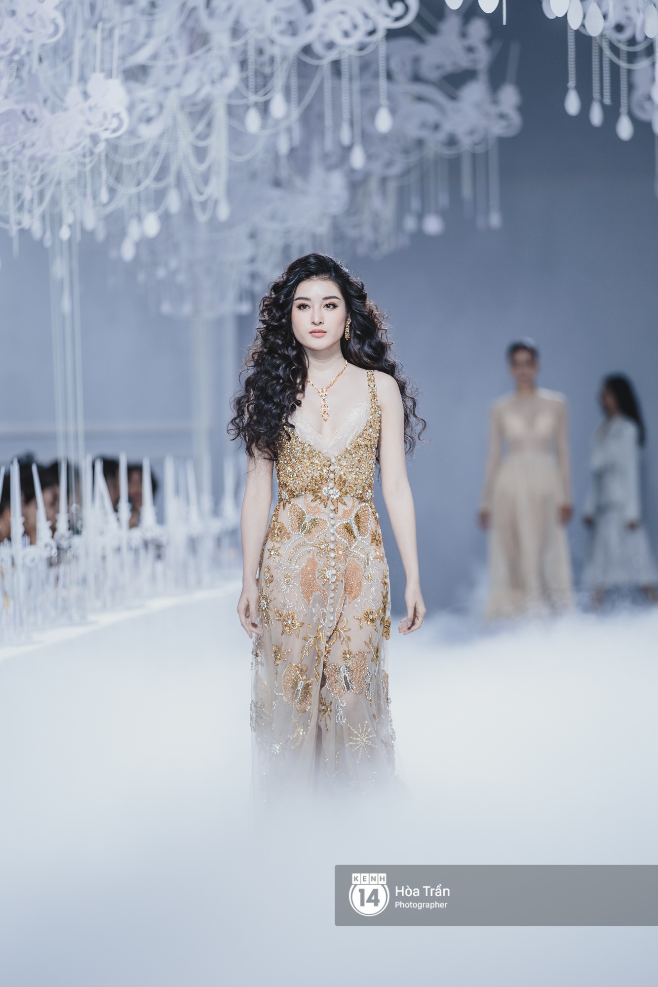 Nhìn vào ảnh này, ai bảo Mai Phương Thuý hơn Huyền My tận 7 tuổi không cơ chứ? - Ảnh 4. Nhìn vào ảnh này, ai bảo Mai Phương Thuý hơn Huyền My tận 7 tuổi không cơ chứ? - Ảnh 4.