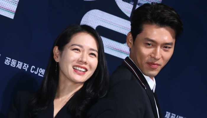 Nhìn Son Ye Jin và Hyun Bin tình tứ, có thái độ đáng ngờ như thế này bảo sao ai cũng thi nhau đẩy thuyền - Ảnh 7. Nhìn Son Ye Jin và Hyun Bin tình tứ, có thái độ đáng ngờ như thế này bảo sao ai cũng thi nhau đẩy thuyền - Ảnh 7.