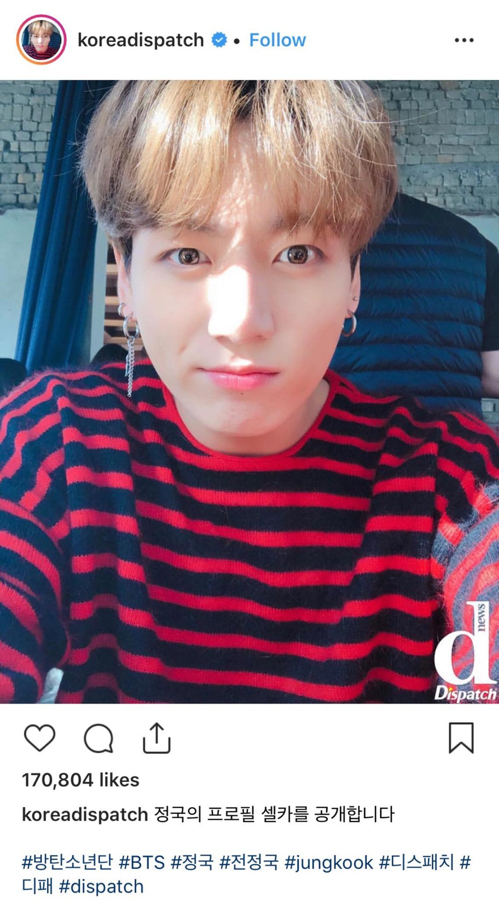 Jungkook (BTS): Bắt gặp hình ảnh Jungkook của BTS sẽ khiến bạn phát cuồng vì sự đáng yêu và tài năng của anh chàng. Hãy xem hình này để khám phá thêm về chàng trai được yêu thích nhất của Kpop hiện nay!