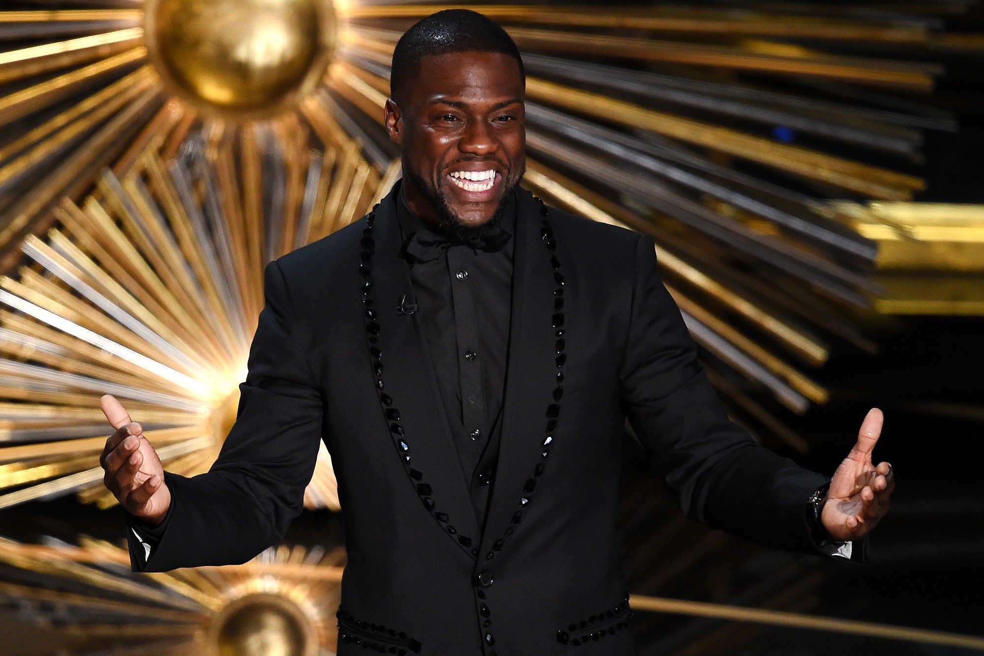 Sau scandal kì thị đồng tính của Kevin Hart, lễ trao giải Oscar 2019 xác nhận diễn ra không có người dẫn chương trình - Ảnh 1. Sau scandal kì thị đồng tính của Kevin Hart, lễ trao giải Oscar 2019 xác nhận diễn ra không có người dẫn chương trình - Ảnh 1.