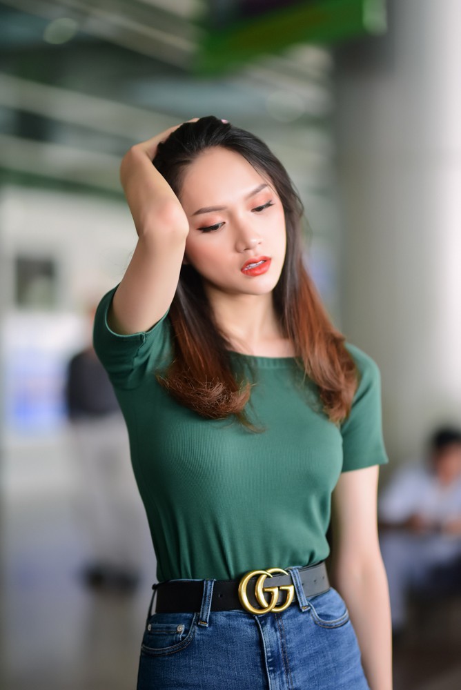 Thiên thần chuyển giới Yoshi xinh đẹp ngọt ngào trong ngày hội ngộ Hương Giang tại Việt Nam - Ảnh 5. Thiên thần chuyển giới Yoshi xinh đẹp ngọt ngào trong ngày hội ngộ Hương Giang tại Việt Nam - Ảnh 5.