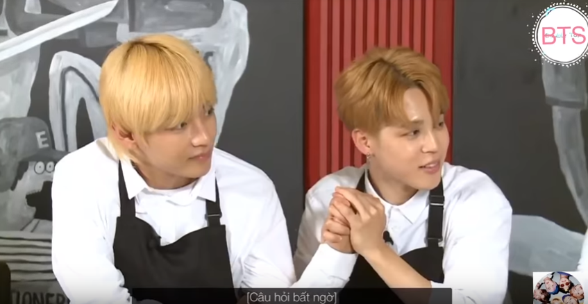 Bị phạt phải dọn dẹp, V & Jimin liền bày trò chơi khăm các thành viên BTS - Ảnh 2. Bị phạt phải dọn dẹp, V & Jimin liền bày trò chơi khăm các thành viên BTS - Ảnh 2.