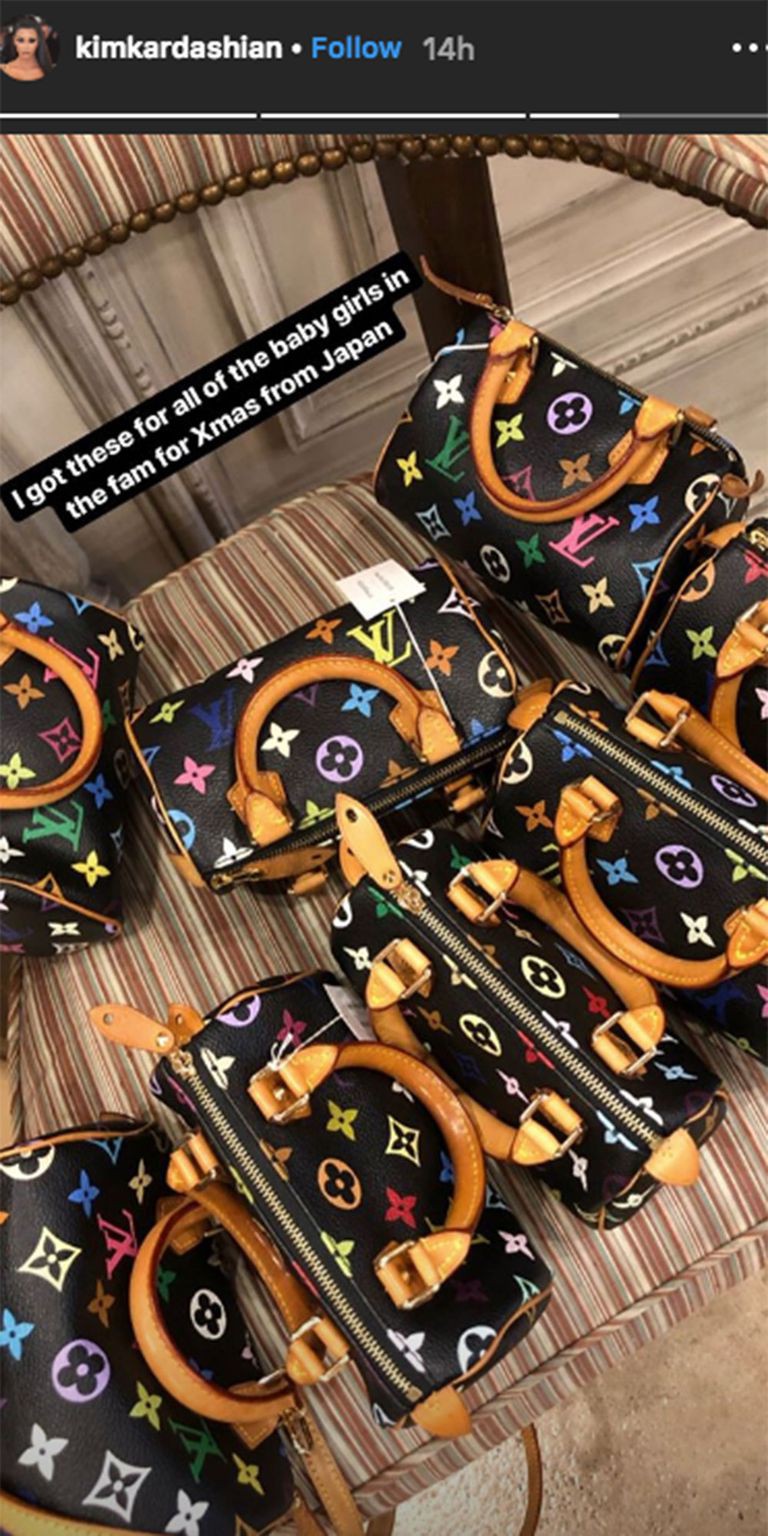 Tâm lý như Kim Kardashian: chi gần 200 triệu VNĐ mua cả rổ túi Louis Vuitton tặng cho các bé gái trong nhà, ai cũng có phần đỡ phải tị nhau - Ảnh 2. Tâm lý như Kim Kardashian: chi gần 200 triệu VNĐ mua cả rổ túi Louis Vuitton tặng cho các bé gái trong nhà, ai cũng có phần đỡ phải tị nhau - Ảnh 2.