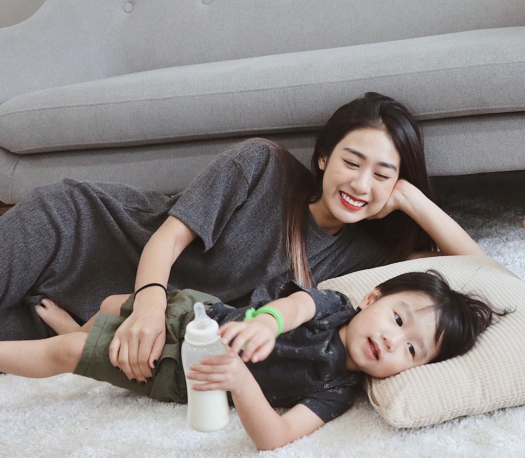 Chẳng phải là hotgirl cũng chẳng hoạt động showbiz vậy mà Trang Lou đã cán mốc 1 triệu người theo dõi trên Instagram - Ảnh 23. Chẳng phải là hotgirl cũng chẳng hoạt động showbiz vậy mà Trang Lou đã cán mốc 1 triệu người theo dõi trên Instagram - Ảnh 23.