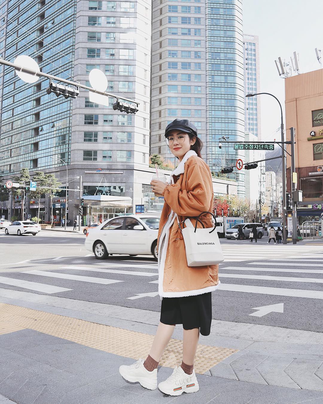 Chẳng phải là hotgirl cũng chẳng hoạt động showbiz vậy mà Trang Lou đã cán mốc 1 triệu người theo dõi trên Instagram - Ảnh 6. Chẳng phải là hotgirl cũng chẳng hoạt động showbiz vậy mà Trang Lou đã cán mốc 1 triệu người theo dõi trên Instagram - Ảnh 6.