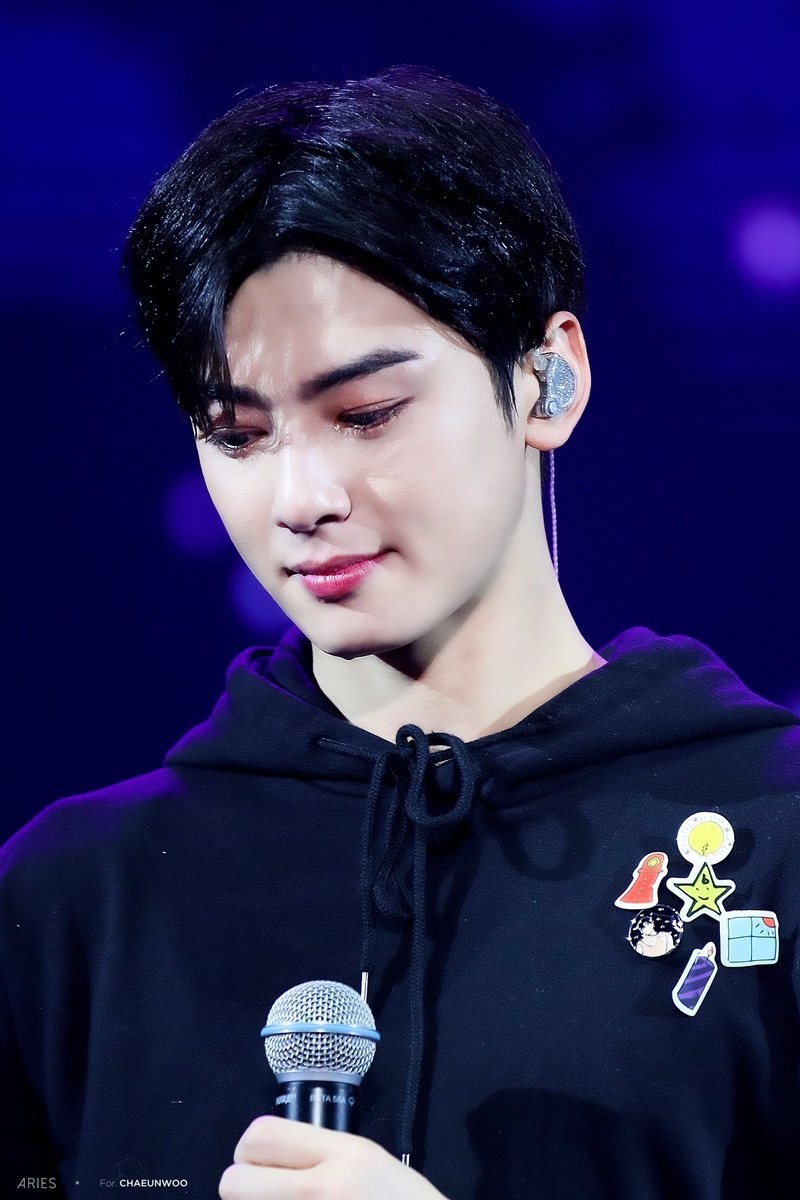 Top khoảnh khắc nước mắt kim cương huyền thoại của idol Kpop: Mỹ nhân TWICE đã nổi tiếng sau 1 đêm nhờ rơi lệ - Ảnh 9. Top khoảnh khắc nước mắt kim cương huyền thoại của idol Kpop: Mỹ nhân TWICE đã nổi tiếng sau 1 đêm nhờ rơi lệ - Ảnh 9.