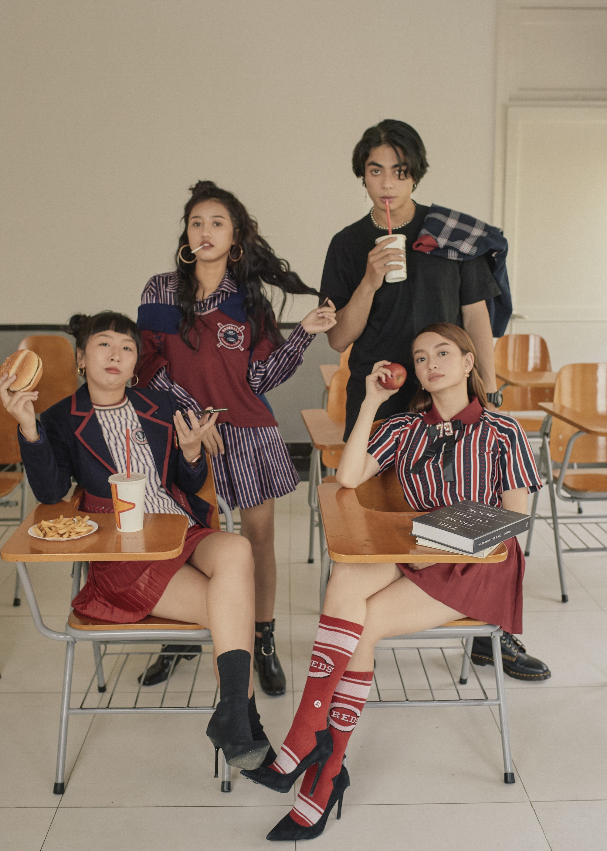 Hồn Papa, Da Con Gái còn chưa nguội, Kaity Nguyễn đã cùng nhóm bạn thân nổi loạn với web drama mới - Ảnh 11. Hồn Papa, Da Con Gái còn chưa nguội, Kaity Nguyễn đã cùng nhóm bạn thân nổi loạn với web drama mới - Ảnh 11.