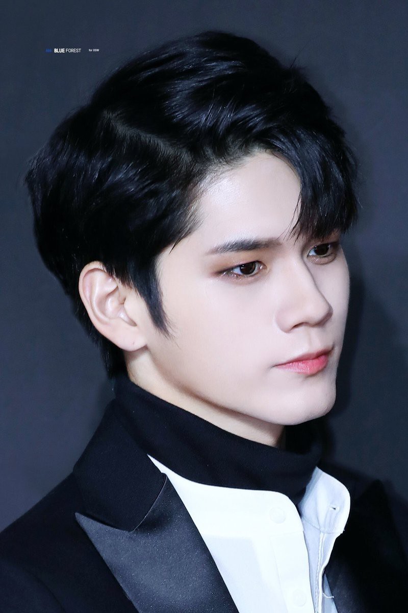 Top mỹ nam Kpop sở hữu vẻ đẹp khó có thể miêu tả bằng lời, khiến dân tình phải thốt lên: Ôi, cực phẩm là đây! - Ảnh 4. Top mỹ nam Kpop sở hữu vẻ đẹp khó có thể miêu tả bằng lời, khiến dân tình phải thốt lên: Ôi, cực phẩm là đây! - Ảnh 4.