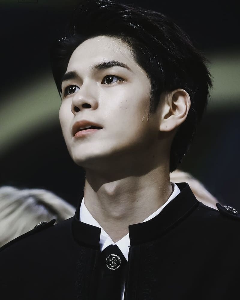 Top mỹ nam Kpop sở hữu vẻ đẹp khó có thể miêu tả bằng lời, khiến dân tình phải thốt lên: Ôi, cực phẩm là đây! - Ảnh 6. Top mỹ nam Kpop sở hữu vẻ đẹp khó có thể miêu tả bằng lời, khiến dân tình phải thốt lên: Ôi, cực phẩm là đây! - Ảnh 6.