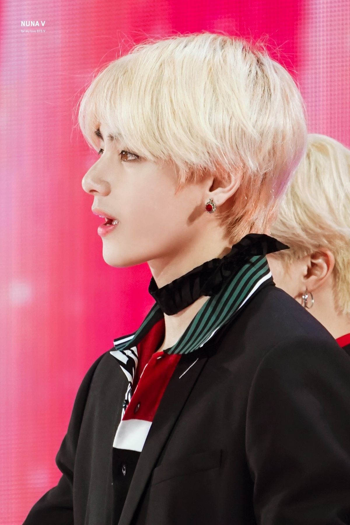 Top mỹ nam Kpop sở hữu vẻ đẹp khó có thể miêu tả bằng lời, khiến dân tình phải thốt lên: Ôi, cực phẩm là đây! - Ảnh 9. Top mỹ nam Kpop sở hữu vẻ đẹp khó có thể miêu tả bằng lời, khiến dân tình phải thốt lên: Ôi, cực phẩm là đây! - Ảnh 9.