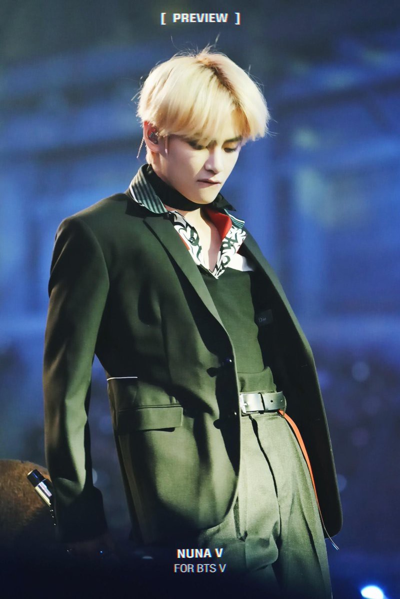 Top mỹ nam Kpop sở hữu vẻ đẹp khó có thể miêu tả bằng lời, khiến dân tình phải thốt lên: Ôi, cực phẩm là đây! - Ảnh 8. Top mỹ nam Kpop sở hữu vẻ đẹp khó có thể miêu tả bằng lời, khiến dân tình phải thốt lên: Ôi, cực phẩm là đây! - Ảnh 8.