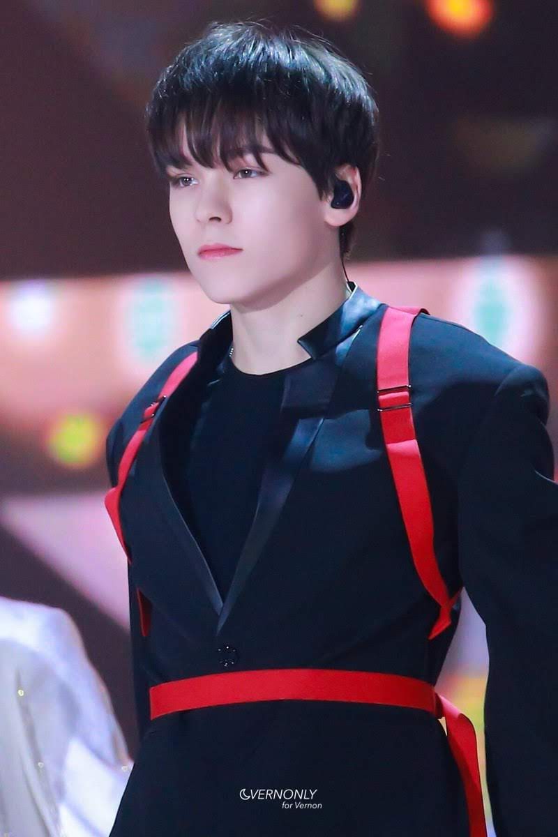 Top mỹ nam Kpop sở hữu vẻ đẹp khó có thể miêu tả bằng lời, khiến dân tình phải thốt lên: Ôi, cực phẩm là đây! - Ảnh 20. Top mỹ nam Kpop sở hữu vẻ đẹp khó có thể miêu tả bằng lời, khiến dân tình phải thốt lên: Ôi, cực phẩm là đây! - Ảnh 20.