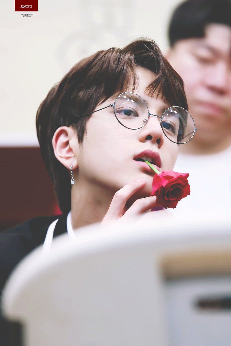 Top mỹ nam Kpop sở hữu vẻ đẹp khó có thể miêu tả bằng lời, khiến dân tình phải thốt lên: Ôi, cực phẩm là đây! - Ảnh 13. Top mỹ nam Kpop sở hữu vẻ đẹp khó có thể miêu tả bằng lời, khiến dân tình phải thốt lên: Ôi, cực phẩm là đây! - Ảnh 13.