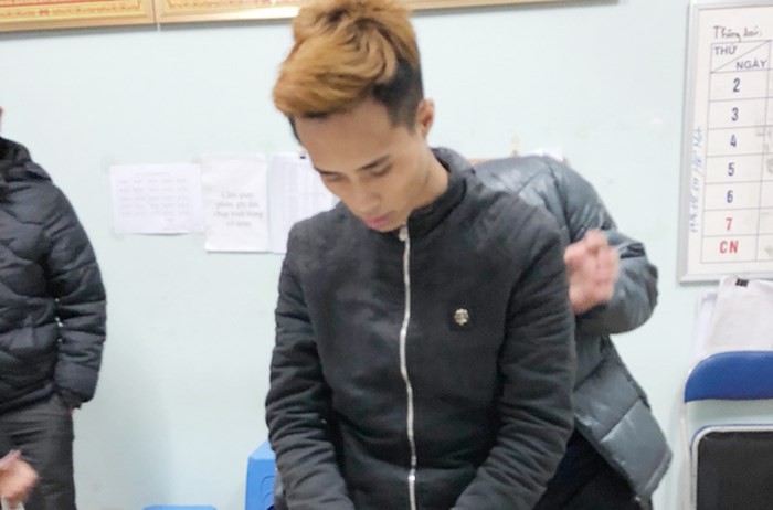 Trinh sát hóa trang thành game thủ bắt đối tượng truy nã - Ảnh 1. Trinh sát hóa trang thành game thủ bắt đối tượng truy nã - Ảnh 1.