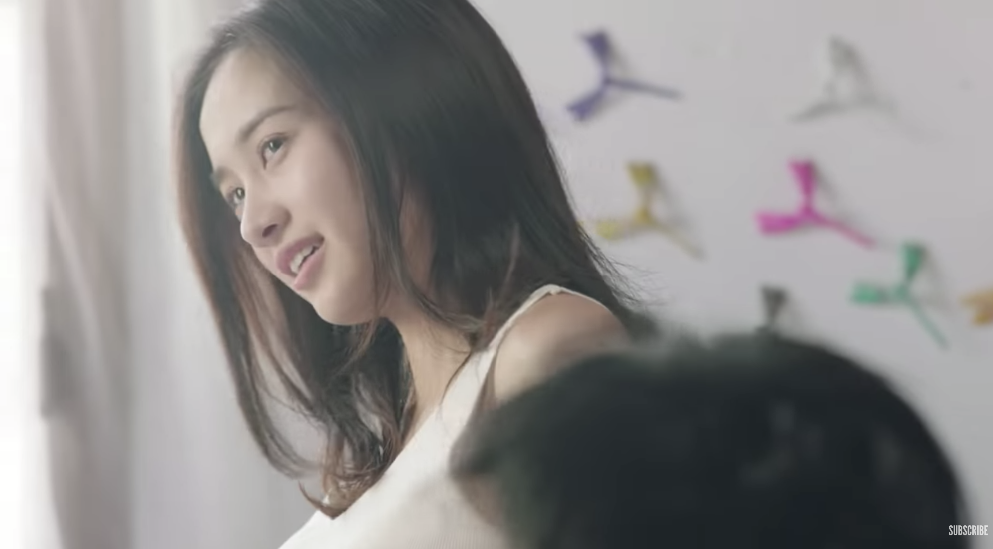 Jun Vũ bất ngờ xuất hiện liếc mắt đưa tình với HLV gốc Việt của The Face trong trailer phim Thái - Ảnh 1. Jun Vũ bất ngờ xuất hiện liếc mắt đưa tình với HLV gốc Việt của The Face trong trailer phim Thái - Ảnh 1.