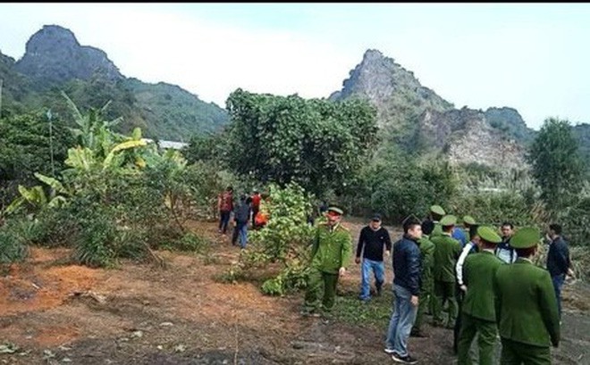Xác định nguyên nhân ban đầu vụ người đàn ông tử vong trong góc vườn - Ảnh 1.
