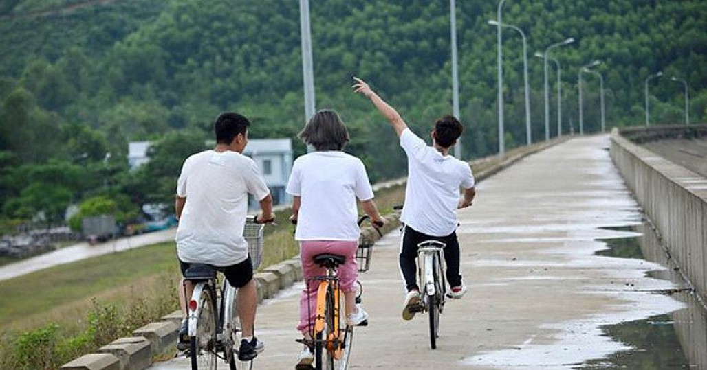 Yolo - Bài ca thanh xuân với những nốt nhạc vừa thừa, vừa thiếu của Soobin Hoàng Sơn - Ảnh 3. Yolo - Bài ca thanh xuân với những nốt nhạc vừa thừa, vừa thiếu của Soobin Hoàng Sơn - Ảnh 3.