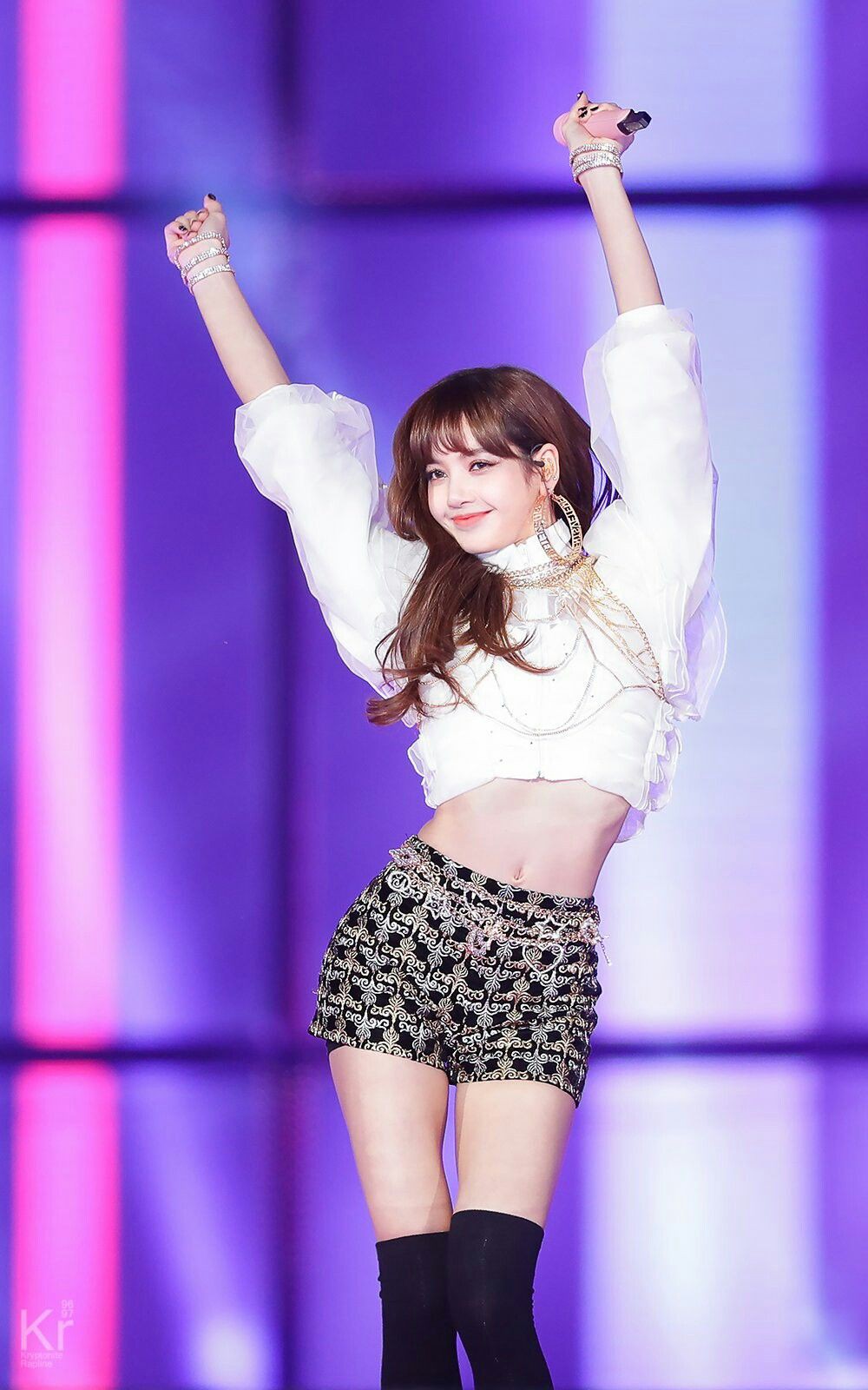 Không phải Jennie, Lisa (Black Pink) vượt qua đàn chị Taeyeon để trở thành nghệ sĩ nữ được quan tâm nhất Kbiz - Ảnh 1. Không phải Jennie, Lisa (Black Pink) vượt qua đàn chị Taeyeon để trở thành nghệ sĩ nữ được quan tâm nhất Kbiz - Ảnh 1.