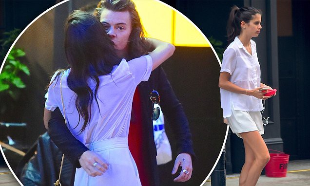 Dàn tình cũ chân dài sexy của Harry Styles trước Kiko: Từ Taylor Swift, Kendall Jenner cho đến các máy bay lớn tuổi - Ảnh 13.