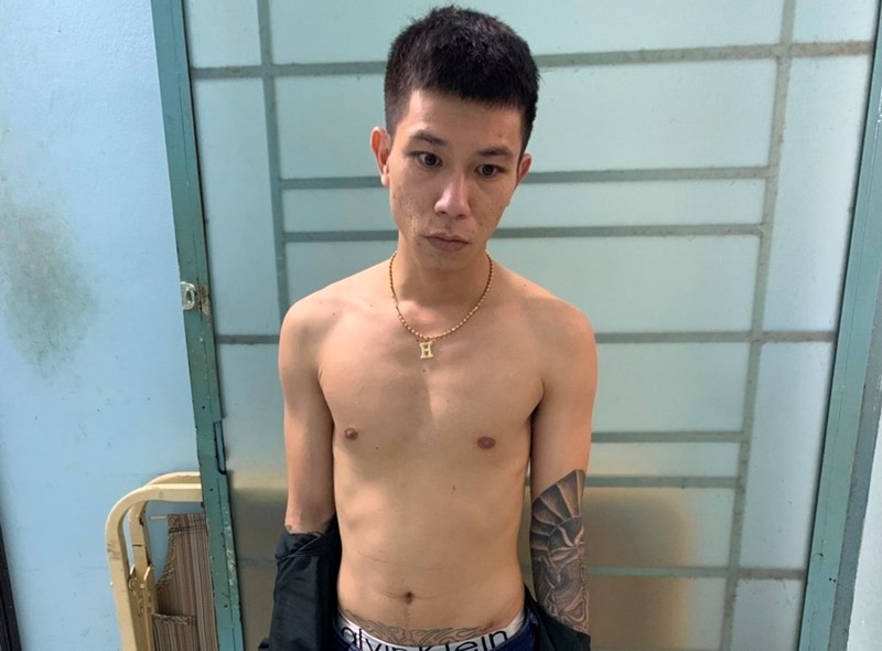 Thanh niên đi cướp giật khóc nghẹn xin về chăm vợ sắp sinh - Ảnh 2. Thanh niên đi cướp giật khóc nghẹn xin về chăm vợ sắp sinh - Ảnh 2.