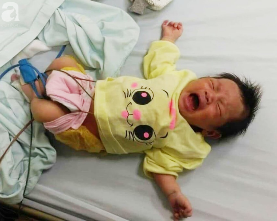 Người cha tật nguyền và con trai hơn 1 tháng mắc bệnh tim bẩm sinh cầu cứu - Ảnh 3. Người cha tật nguyền và con trai hơn 1 tháng mắc bệnh tim bẩm sinh cầu cứu - Ảnh 3.