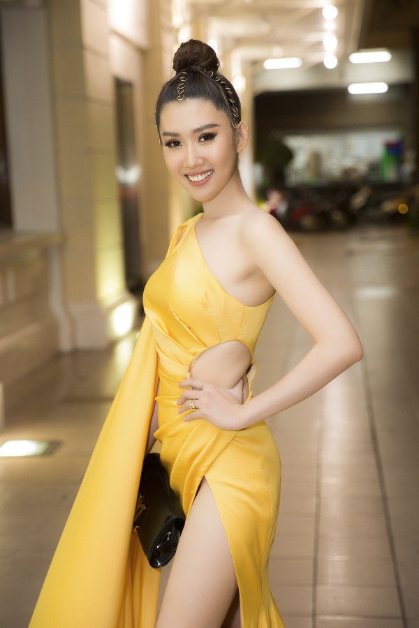 Liên tiếp sao nữ mất túi hiệu tại các sự kiện cuối năm - Ảnh 1. Liên tiếp sao nữ mất túi hiệu tại các sự kiện cuối năm - Ảnh 1.