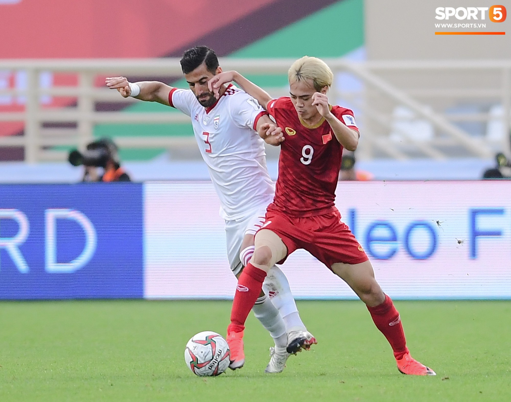 BLV Quang Huy: “Vắng Đình Trọng đã để lại lỗ hổng lớn ở hàng phòng ngự tuyển Việt Nam - Ảnh 3. BLV Quang Huy: “Vắng Đình Trọng đã để lại lỗ hổng lớn ở hàng phòng ngự tuyển Việt Nam - Ảnh 3.