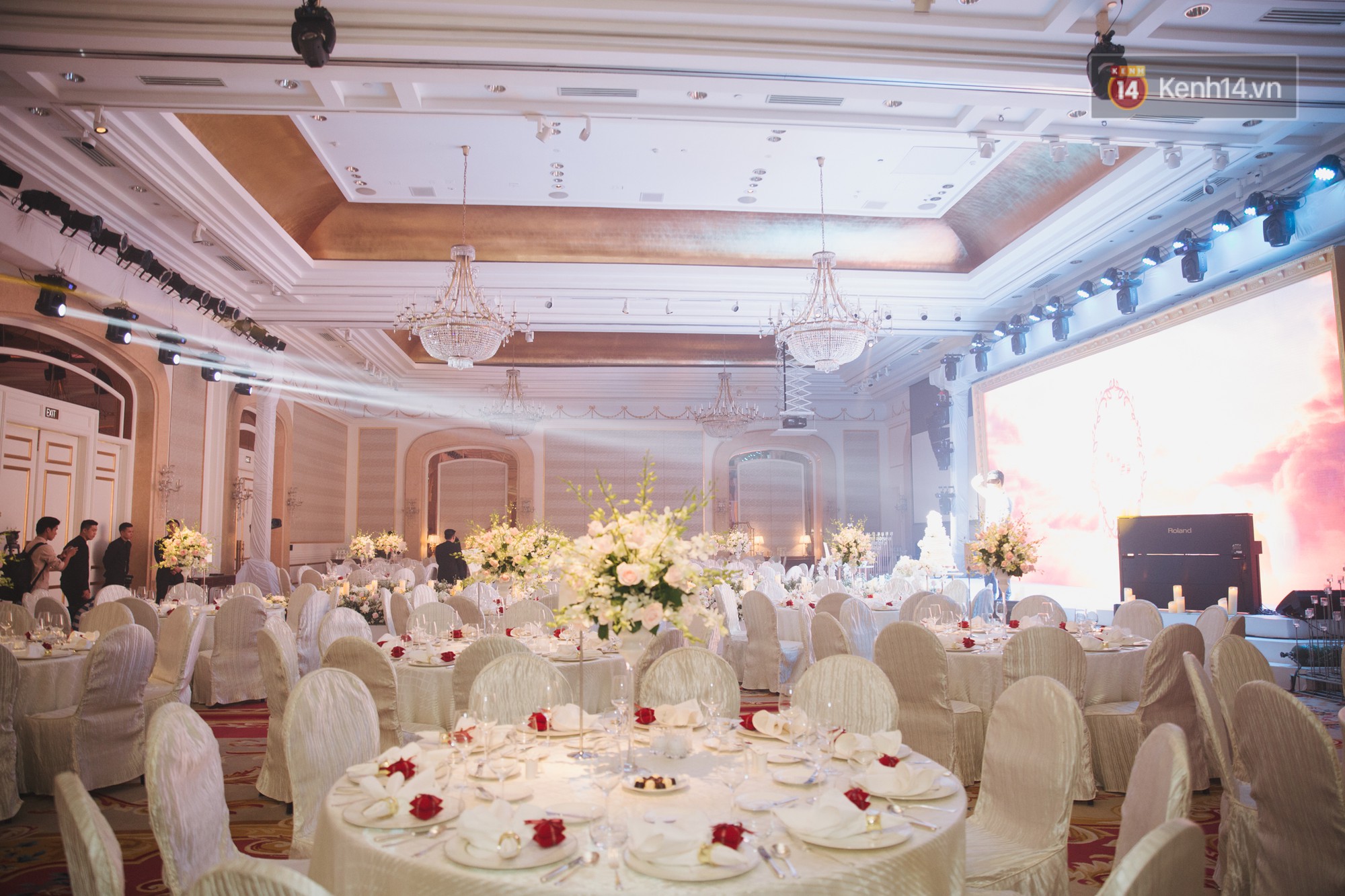 Hé lộ không gian cưới sang trọng của ca sĩ Lê Hiếu và bà xã Thu Trang - Ảnh 12. Hé lộ không gian cưới sang trọng của ca sĩ Lê Hiếu và bà xã Thu Trang - Ảnh 12.