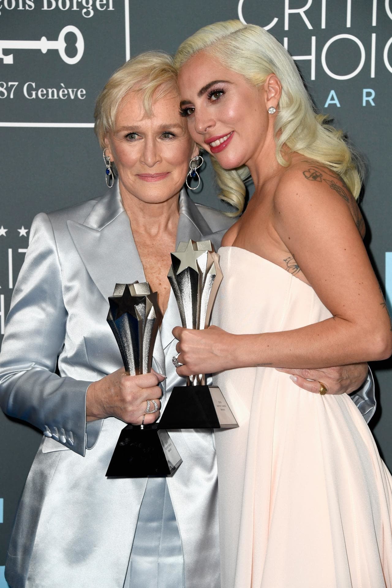 Critics Choice Awards 2019 - Phim giới siêu giàu châu Á Crazy Rich Asians bất ngờ được vinh danh, Lady Gaga chia giải Nữ chính Xuất sắc - Ảnh 4. Critics Choice Awards 2019 - Phim giới siêu giàu châu Á Crazy Rich Asians bất ngờ được vinh danh, Lady Gaga chia giải Nữ chính Xuất sắc - Ảnh 4.
