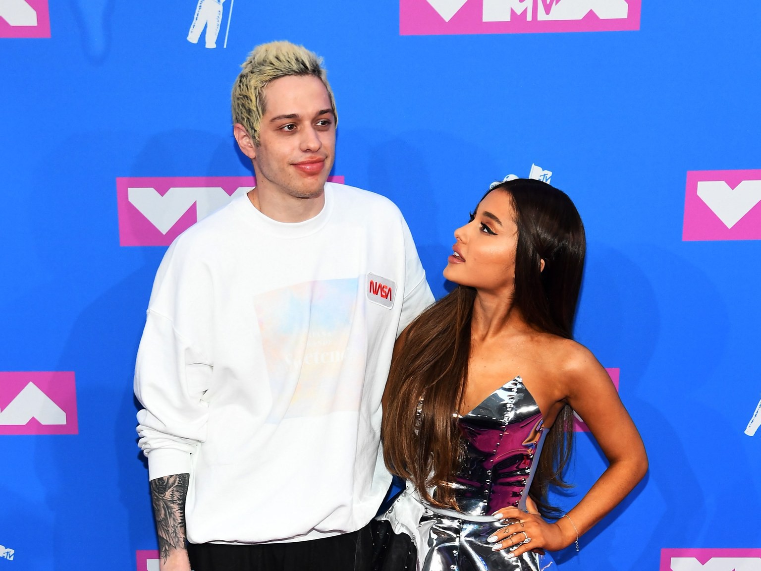 Tình cũ Ariana Grande cuối cùng đã bày tỏ cảm nghĩ khi bị cô tiết lộ chiều dài tế nhị tới 25 cm - Ảnh 1. Tình cũ Ariana Grande cuối cùng đã bày tỏ cảm nghĩ khi bị cô tiết lộ chiều dài tế nhị tới 25 cm - Ảnh 1.