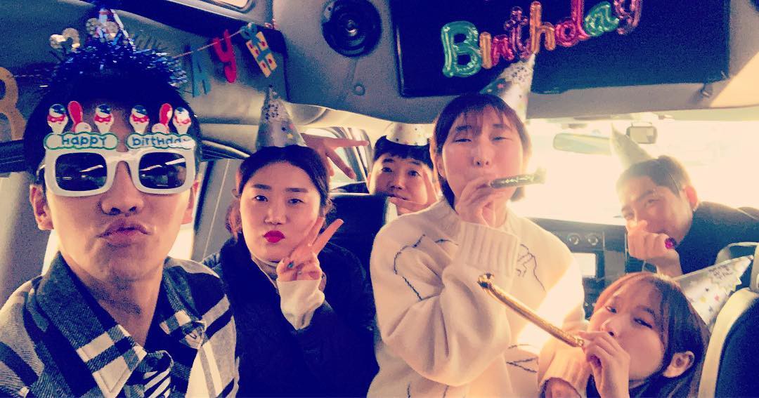 Lee Seung Gi đón sinh nhật tại phim trường bom tấn 500 tỉ, đặc biệt Suzy, Sungjae và dàn sao đình đám góp mặt - Ảnh 6. Lee Seung Gi đón sinh nhật tại phim trường bom tấn 500 tỉ, đặc biệt Suzy, Sungjae và dàn sao đình đám góp mặt - Ảnh 6.